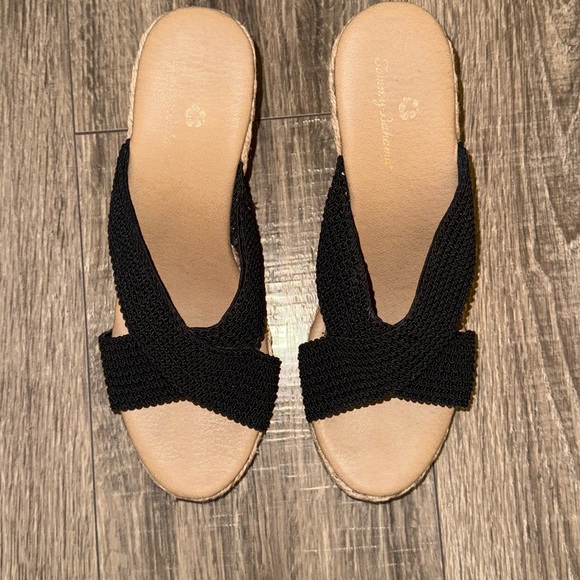Tommy Bahama Black and Tan Woven Wedges - Picture 2 of 3